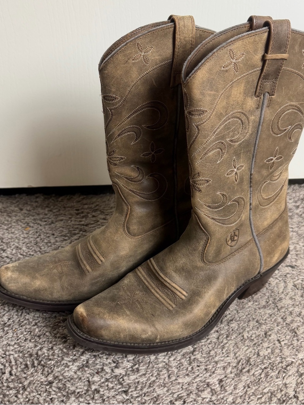 Ariat Women's Western Cowboy Boots in Brown size 7.5B